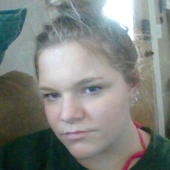 Meet your Posher, Aireona - Picture 1 of 1